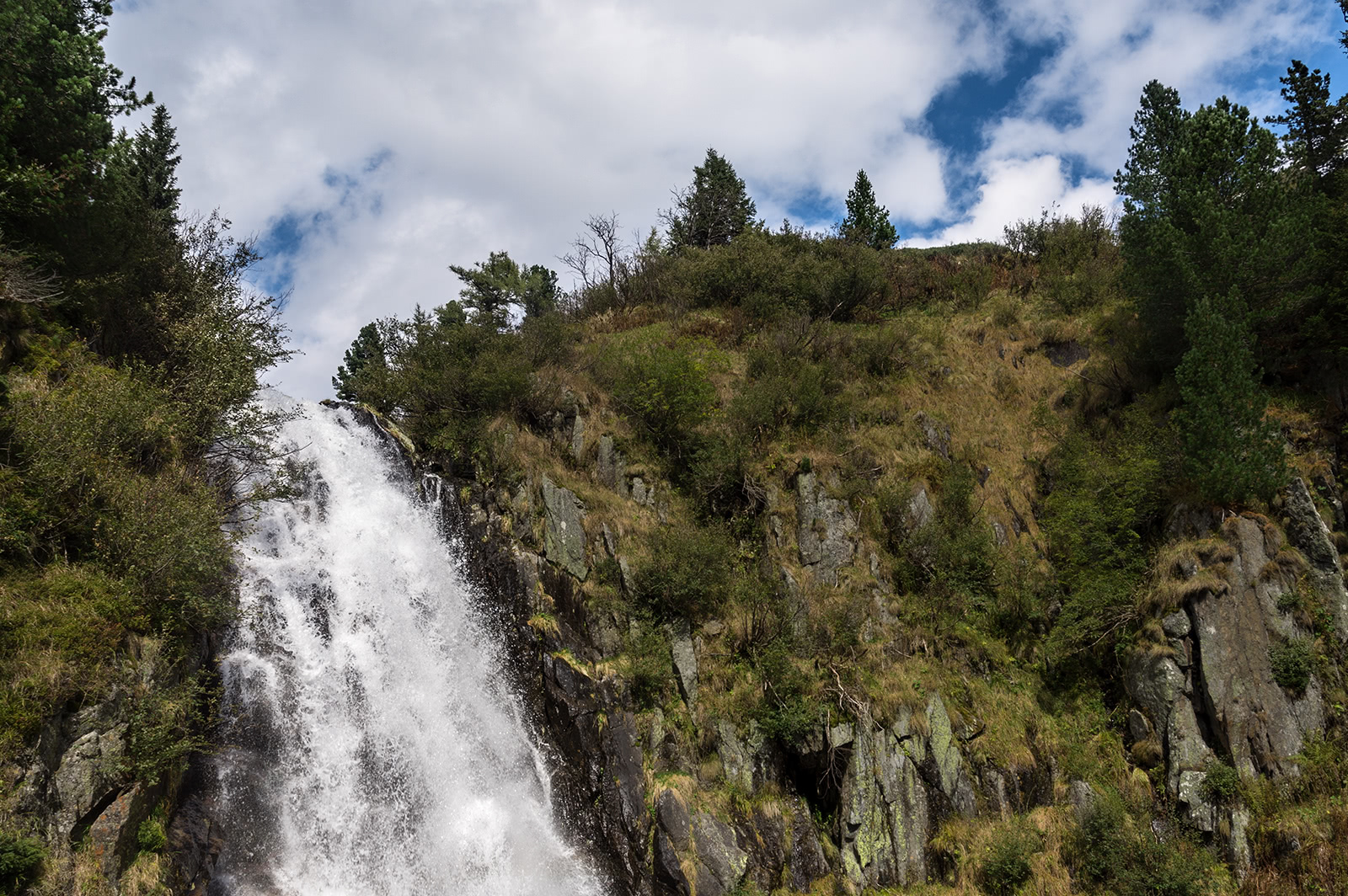 Wasserfall am oberen Almbachl, nahe der Hölzler Hütte