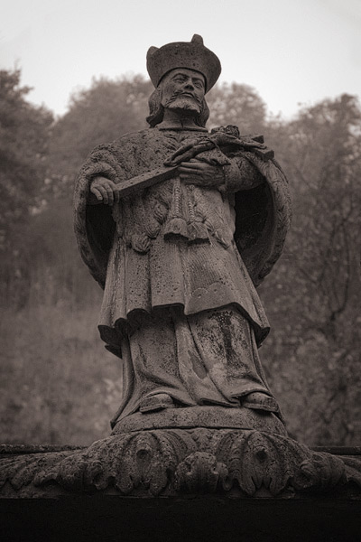 Staue am Ortseingang von Rothenfels