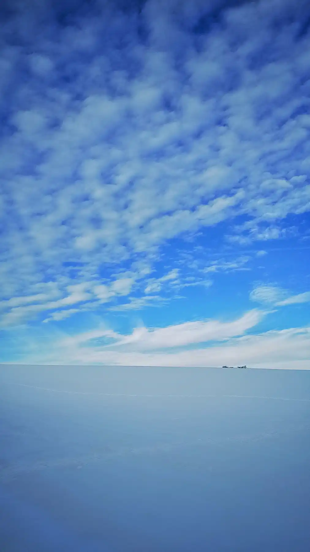 Himmelsmeer im Wüstensand