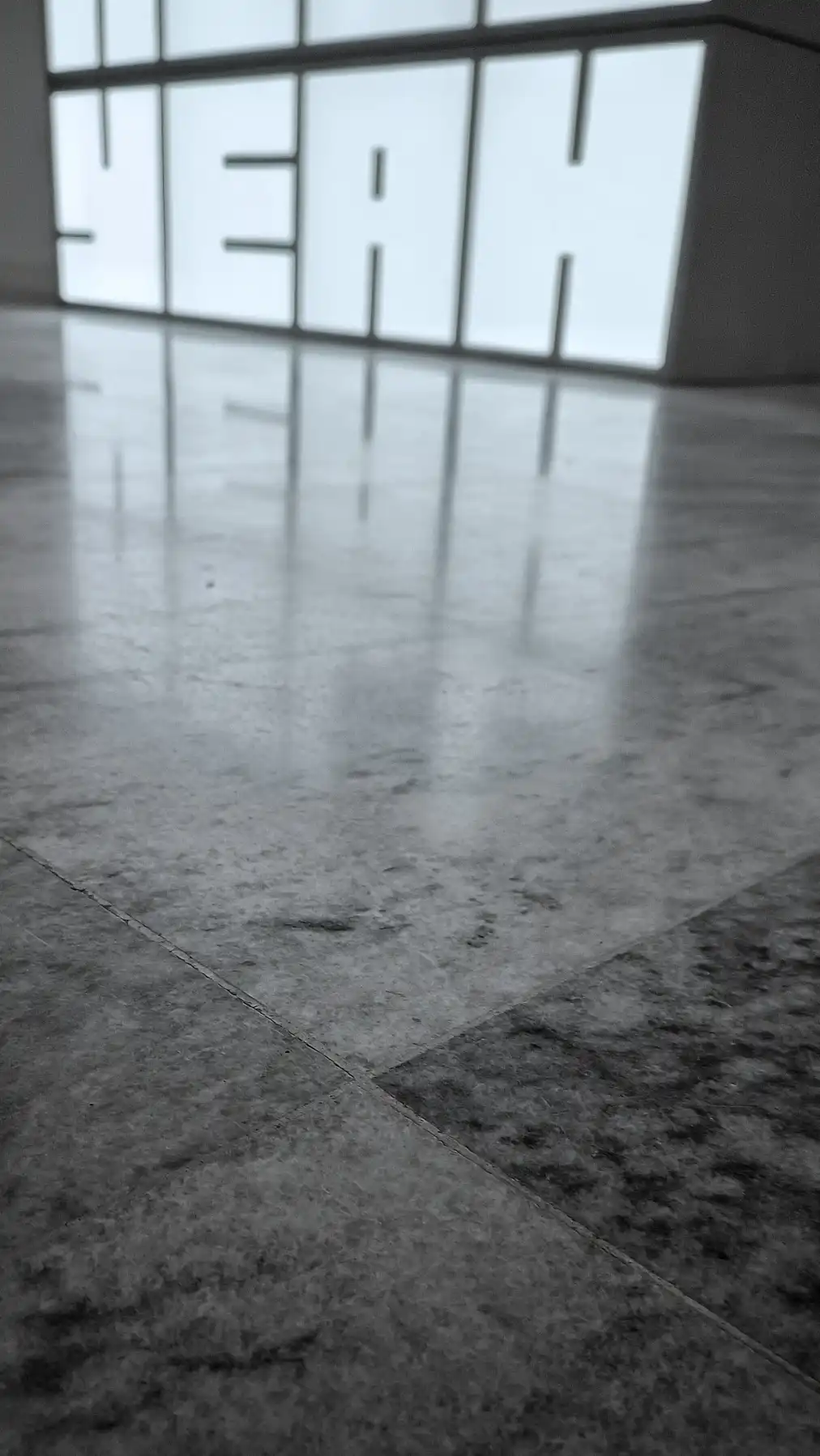 Die Spiegelung der Zeit in Marmorfluten – oder: Als der Boden zum kosmischen Teich wurde