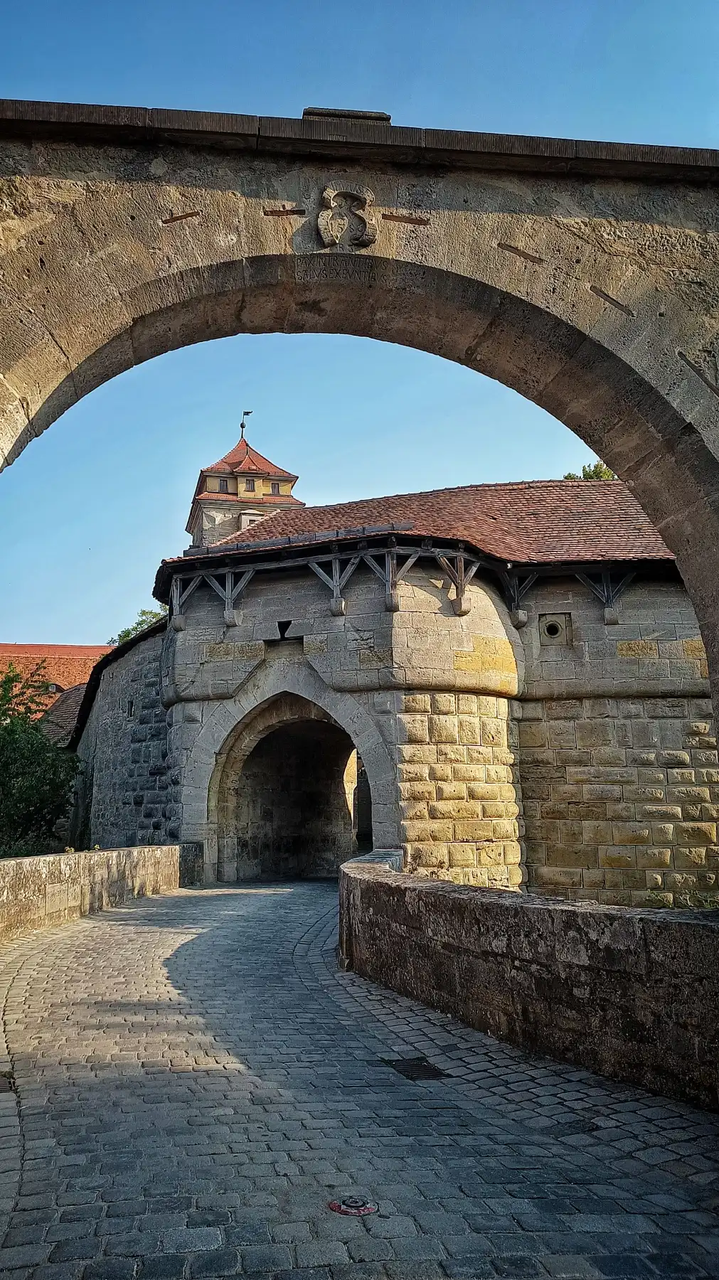 Der Drachenrücken und das Tor zu Narnia – oder doch nur ein Mittagsschläfchen der Steine?